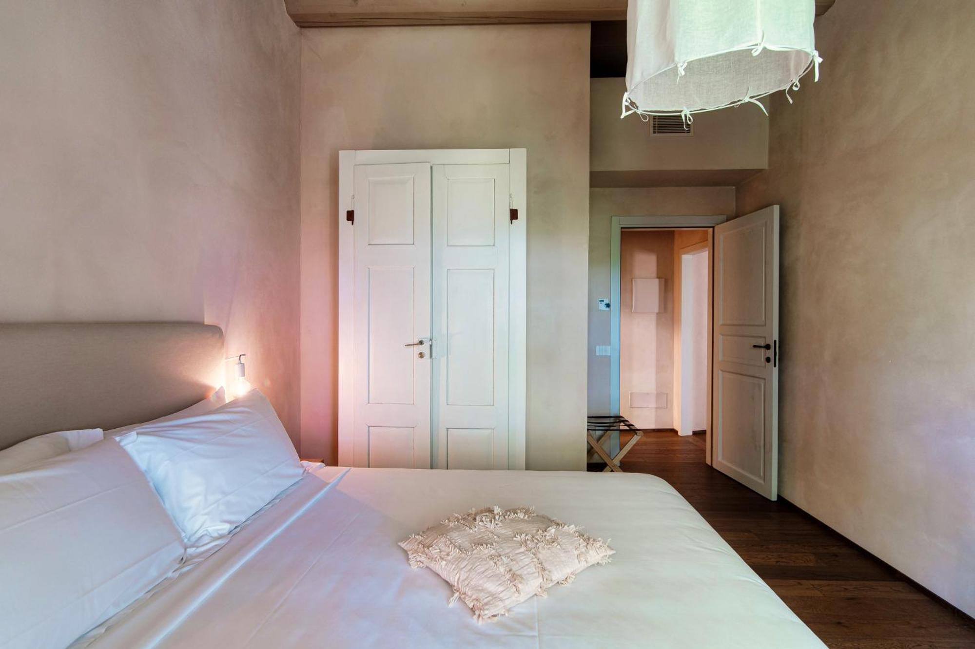 Dandelion Como Suites & Park Villa Guardia Exterior photo